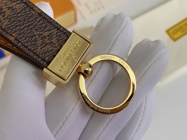 ブランドキーホルダー角部分ディテール